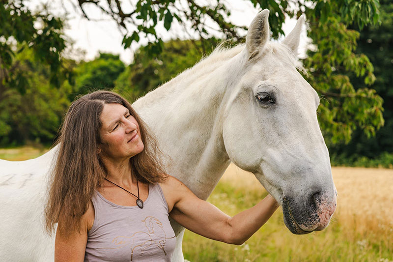 Martina-mit-Pferd-Mio